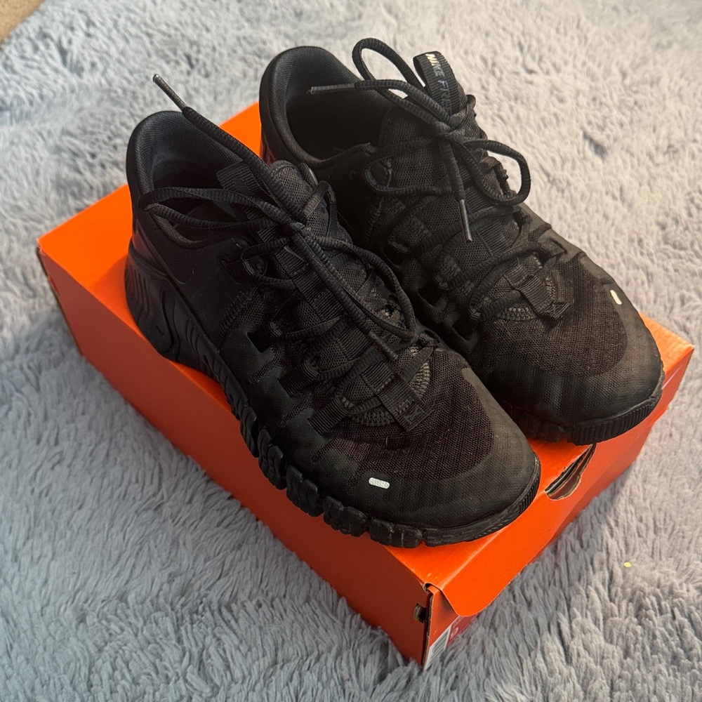 Women's NIKE FREE METCON 5 Size 9